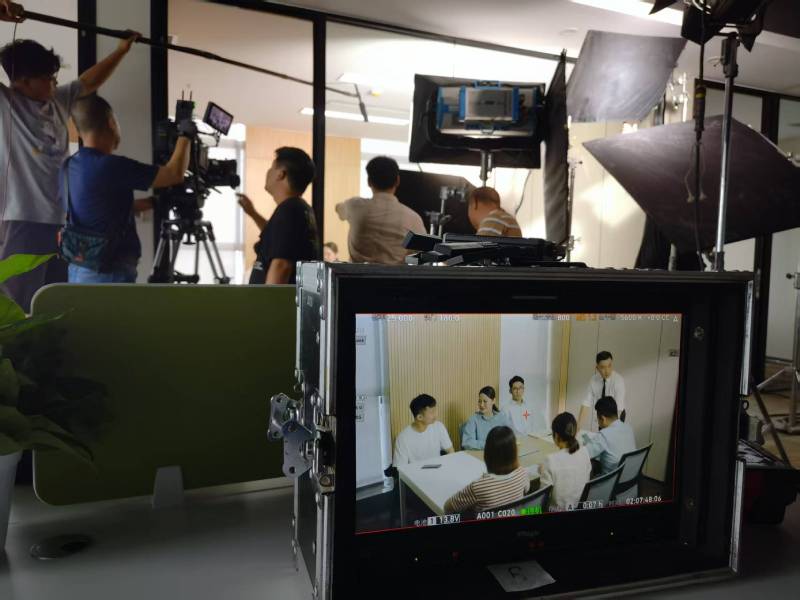 城口TVC拍摄公司：科技产品视觉化大师，诠释未来感与功能美学